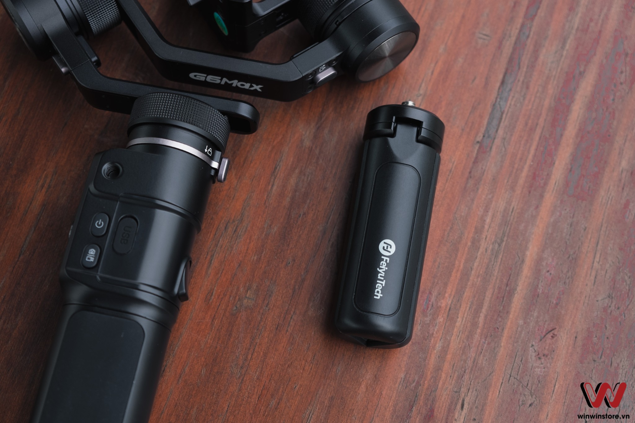 Trên tay gimbal FeiyuTech G6 Max: Nhỏ gọn và đa năng dùng được cho máy ảnh và điện thoại
