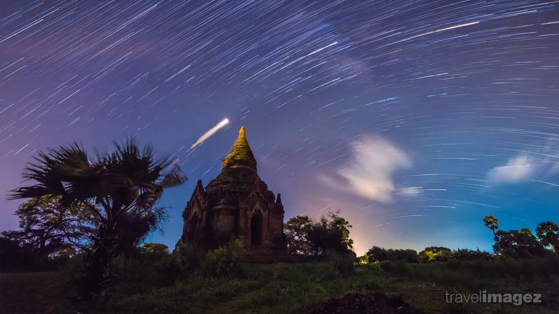 Áp dụng phương pháp Time Blending, nhiếp ảnh gia Martien Janssen đã tạo ra đoạn video timelapse độc đáo, ấn tượng và đầy mê hoặc