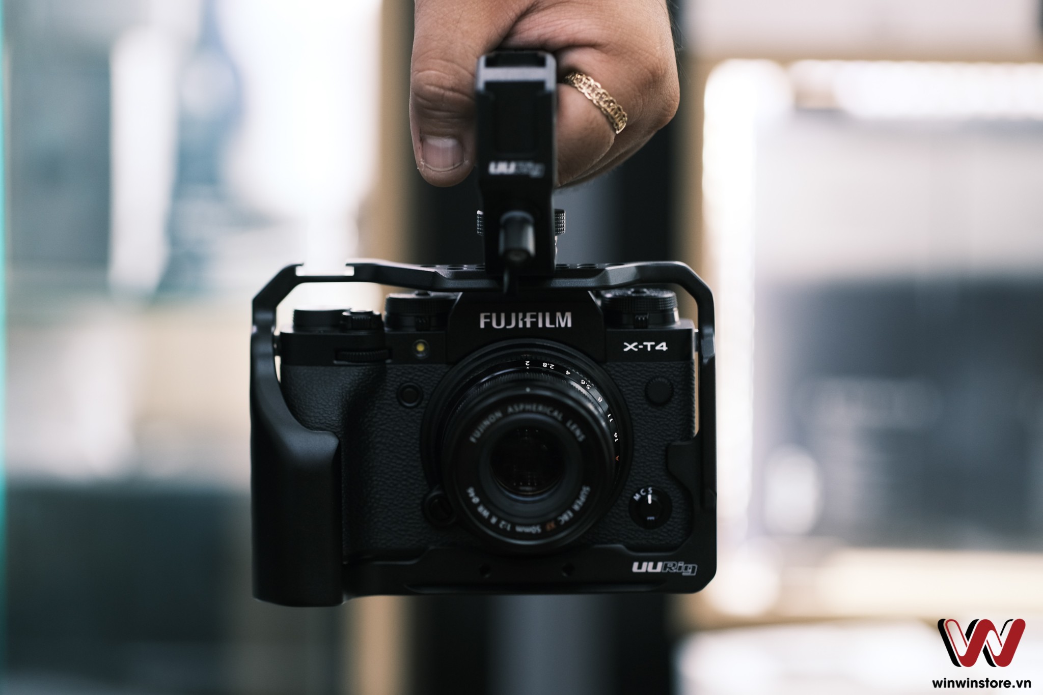 Trên tay bộ khung và tay cầm UUrig cho Fujifilm X-T4: Thoả sức sáng tạo góc quay hơn cho các nhà làm phim