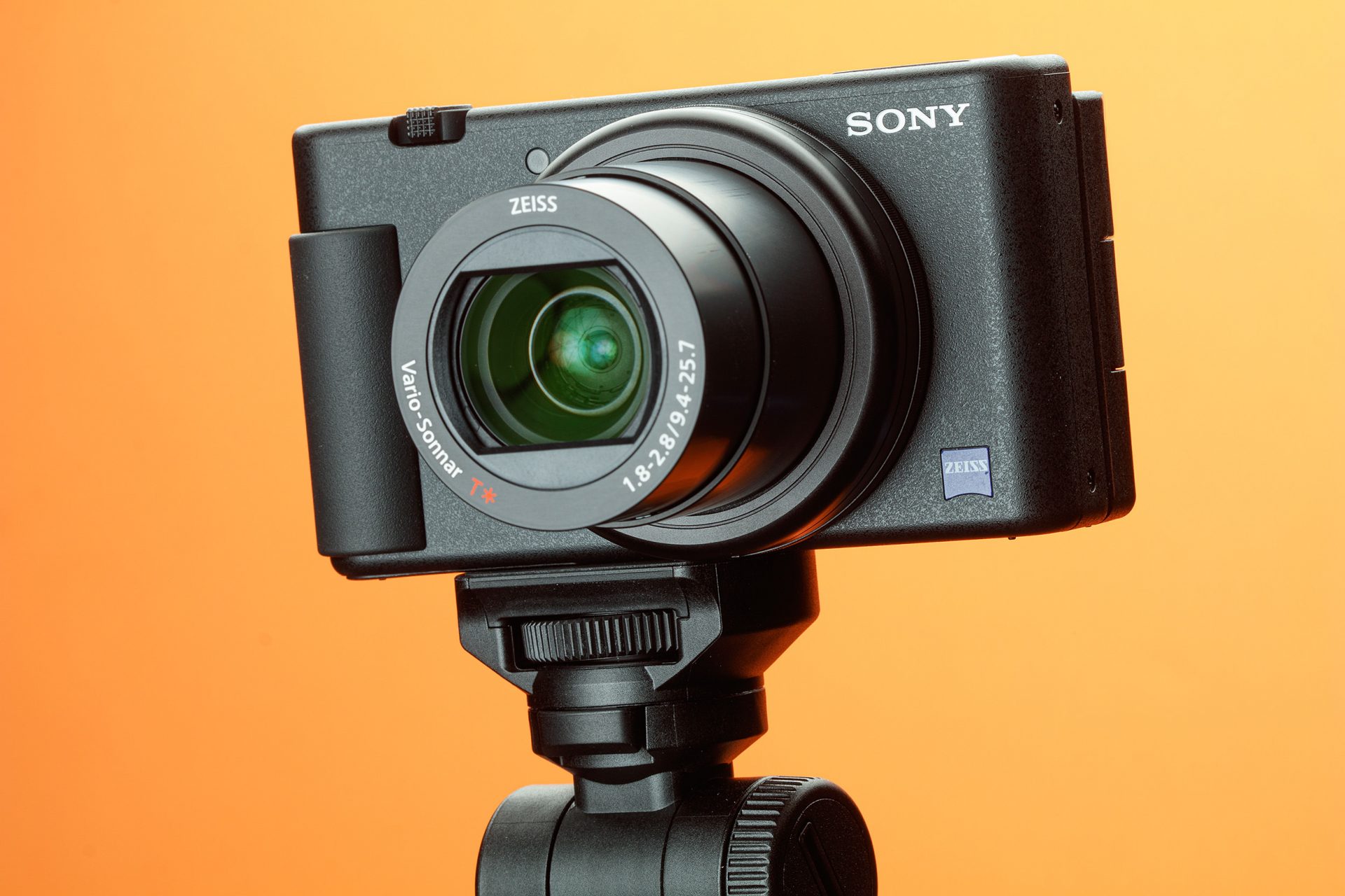 Sony ZV-1 là chiếc máy ảnh dành cho quay vlog tốt nhất hiện nay