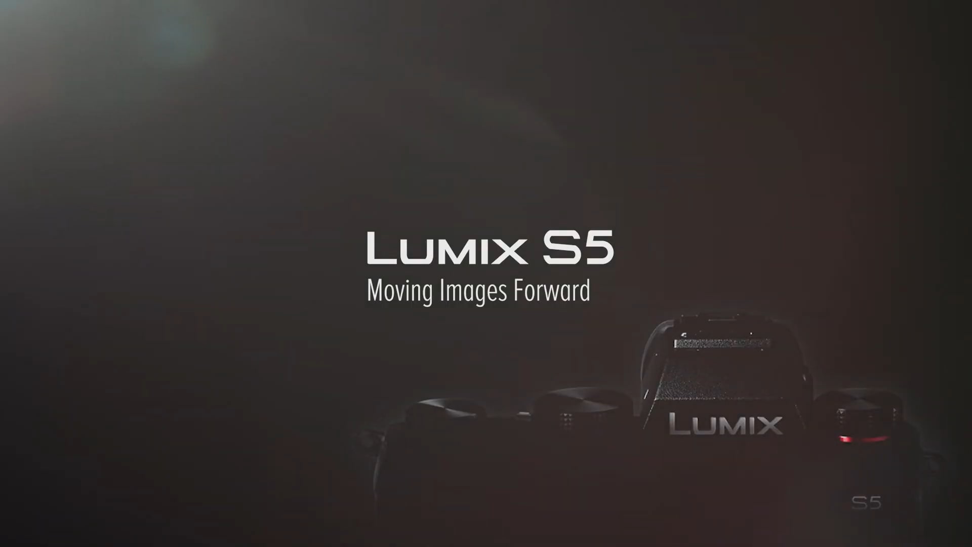 Teaser chính thức về máy ảnh Panasonic Lumix S5 hé lộ, giá dự kiến 2000 USD