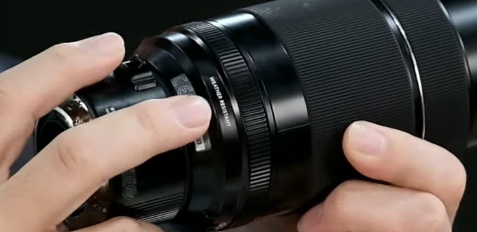 Ống kính Fujinon XF 70-300mm F4-5.6 sẽ có kích thước filter 67mm