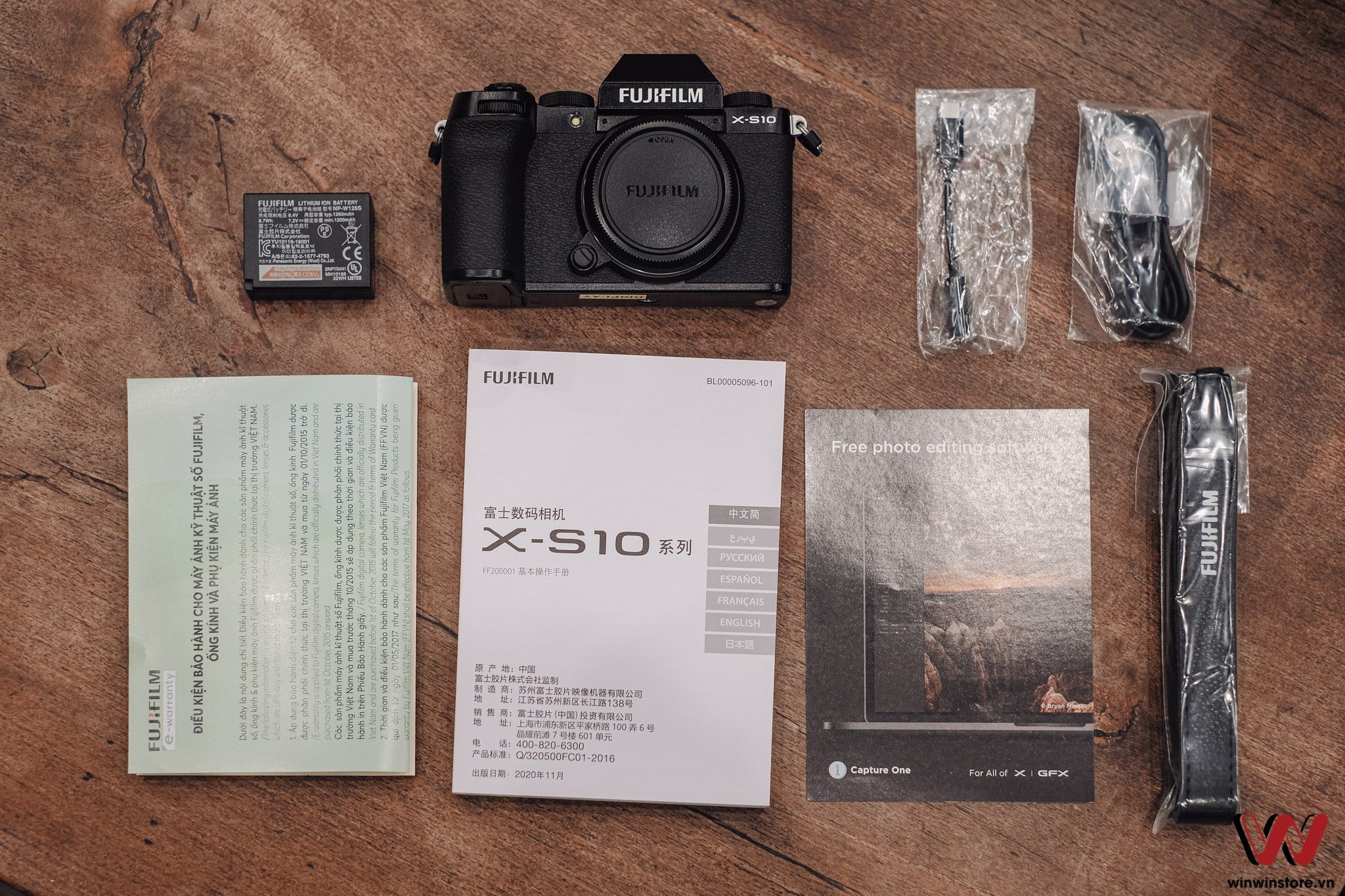 Mở hộp Fujifilm X-S10 chính hãng: Đây là những thứ bạn phải đánh đổi để có được hiệu năng X-T4 trong mức giá X-T30