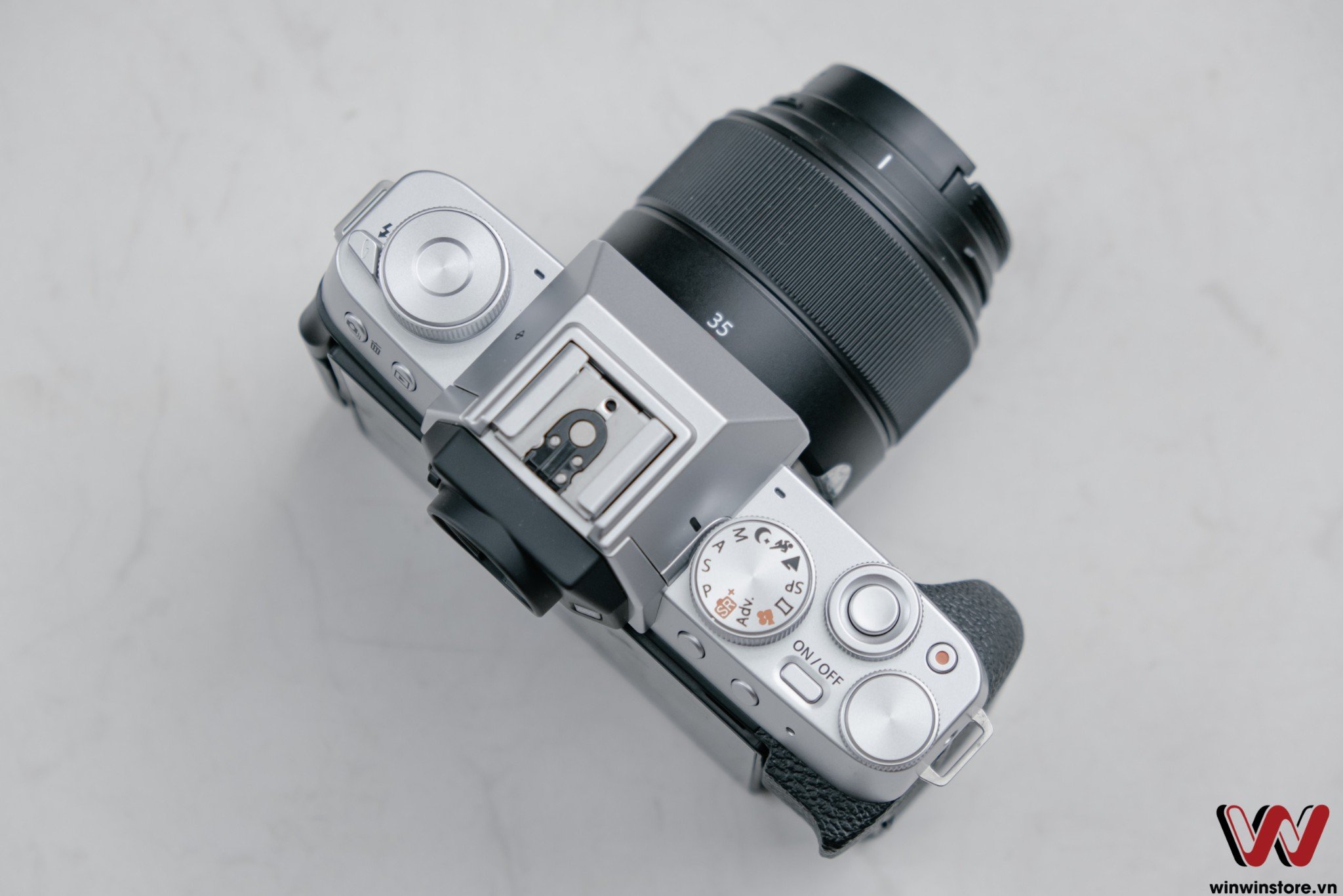 Trên tay và đánh giá nhanh Fujifilm X-T200: máy ảnh dành cho người mới