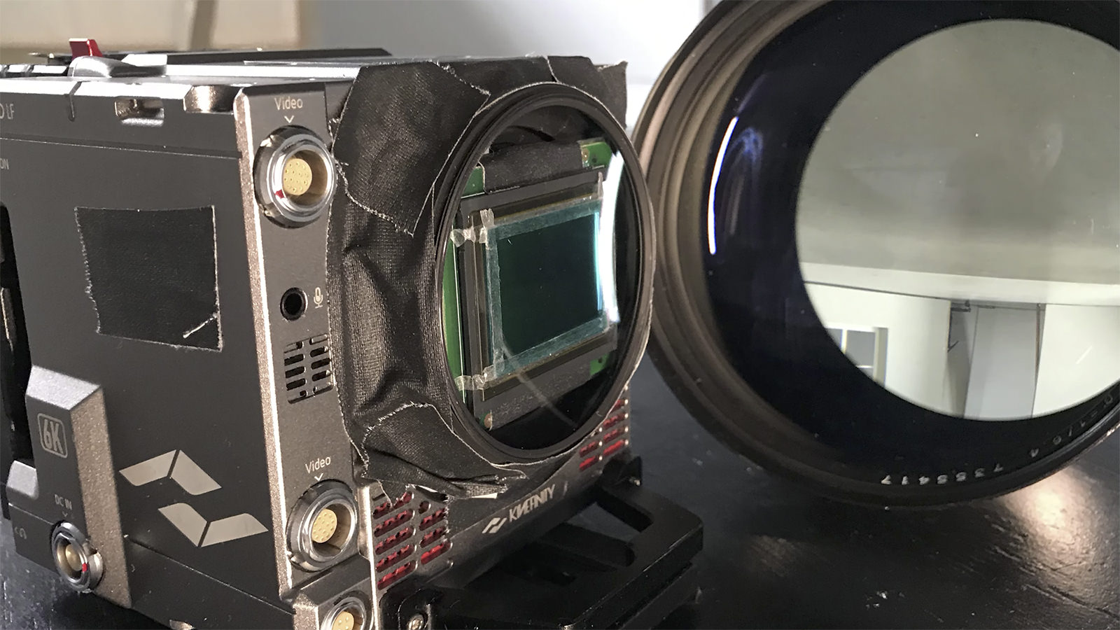 Video chế tạo và thử nghiệm ống kính huyền thoại Zeiss R-Biotar 100mm F0.73