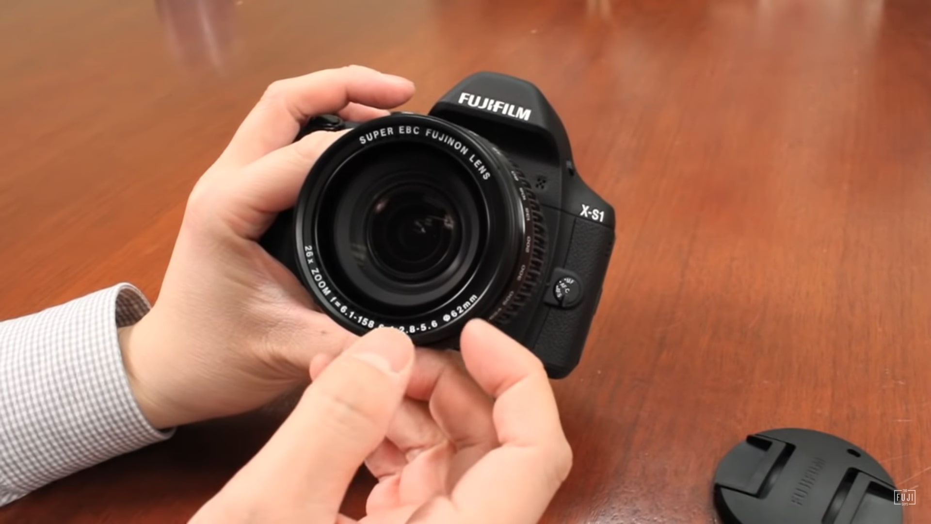 Fujifilm X-S10 sẽ có kích thước nhỏ hơn khá nhiều so với X-T4