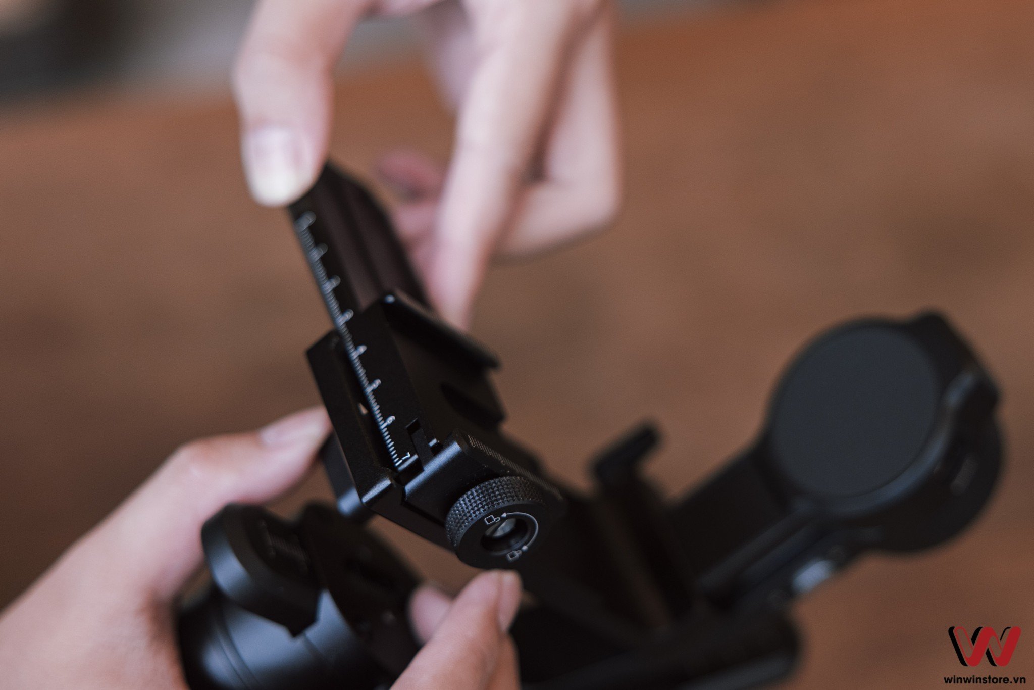 Hướng dẫn cân trục và sử dụng gimbal FeiyuTech AK2000C cho máy ảnh