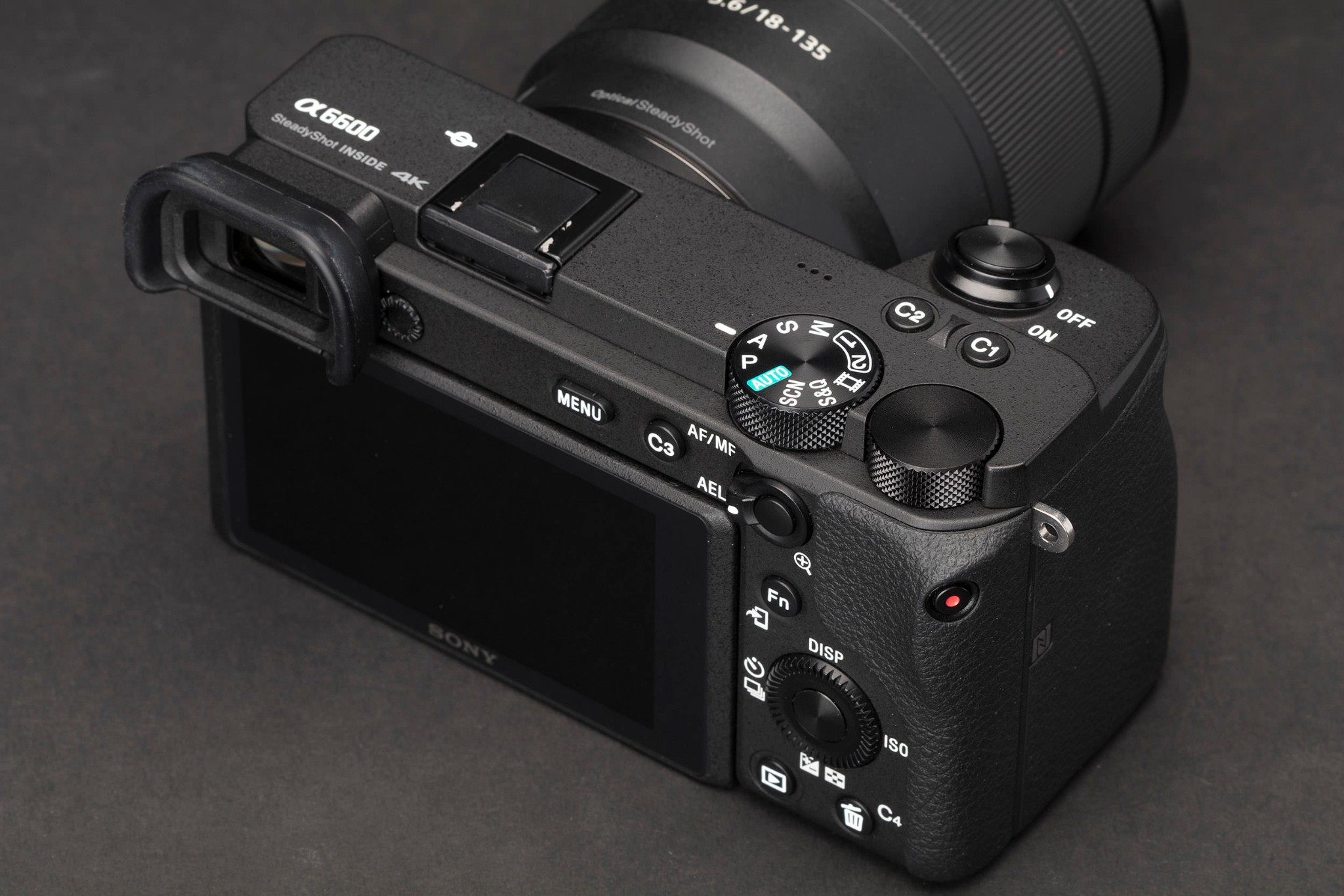 Sony a7R IV và Sony a6600 là bộ đôi máy ảnh tốt nhất cho chụp chân dung chuyên nghiệp và nghiệp dư