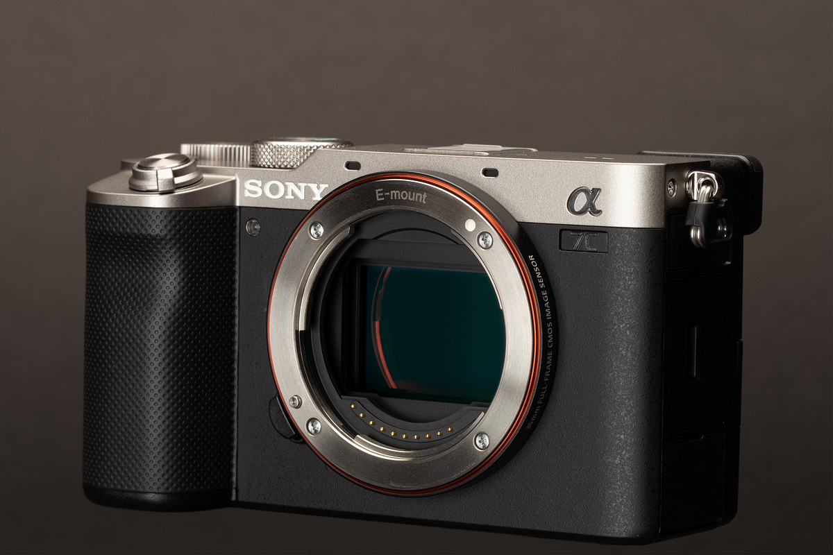 So sánh cấu hình Sony a7C cùng với các máy Sony a6600, Sony a7 III và Panasonic S5