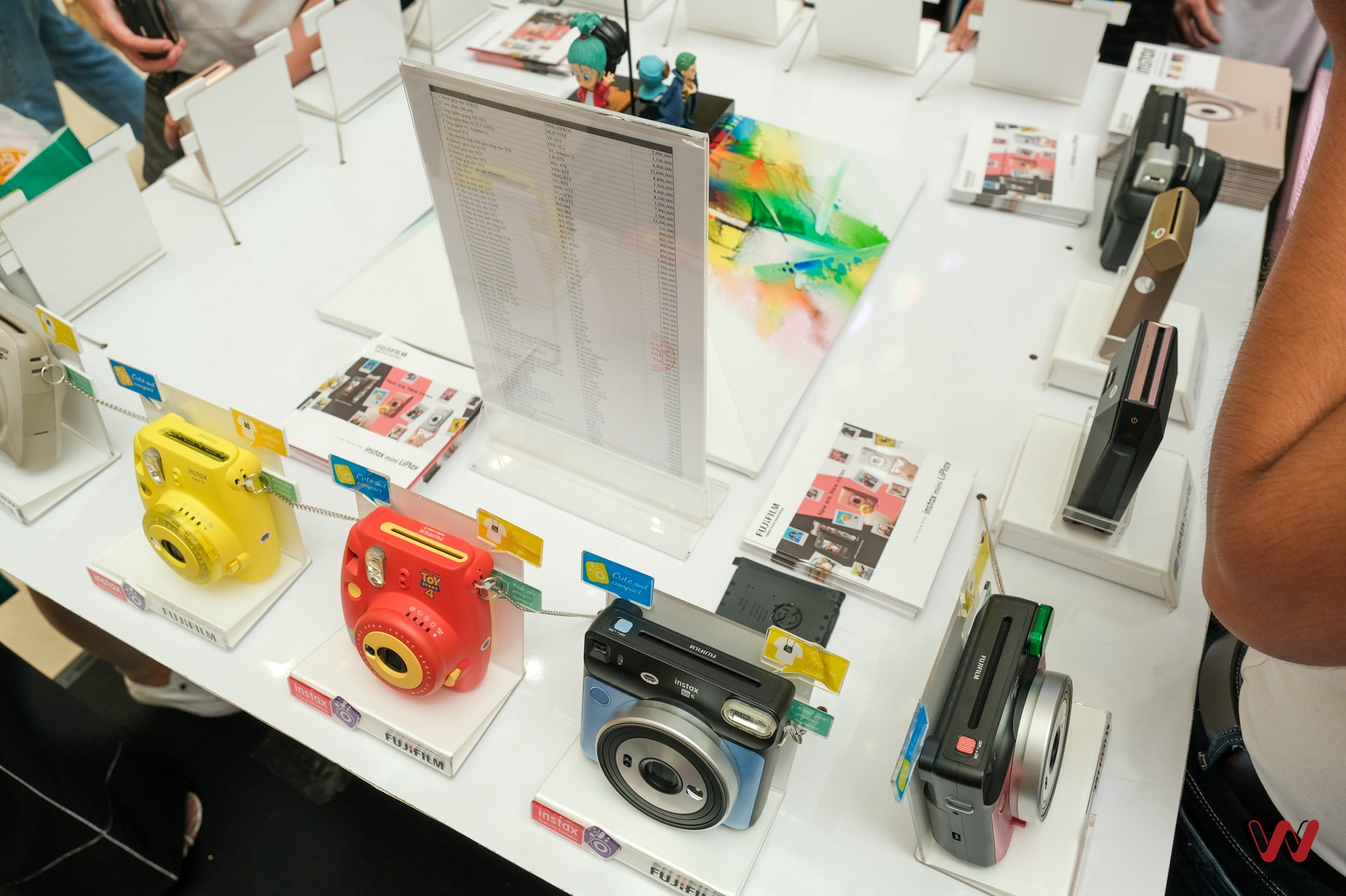 Fujifair 2019: "smart camera" X-A7, Instax mini liplay chính thức