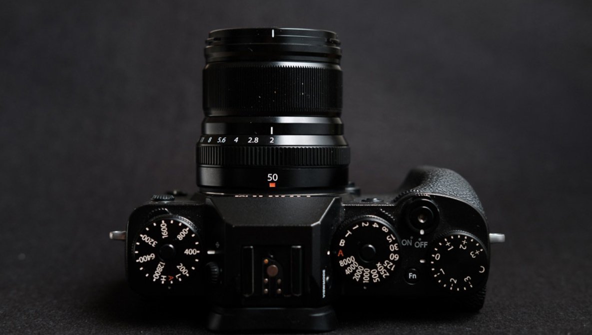 Top ba ống kính chân dung dành cho máy ảnh Fujifilm