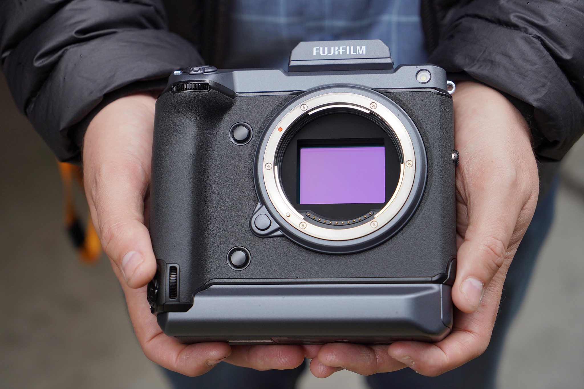 Tính năng Pixel Shift cho máy ảnh GFX100 sẽ được ra mắt cuối tháng 11 này