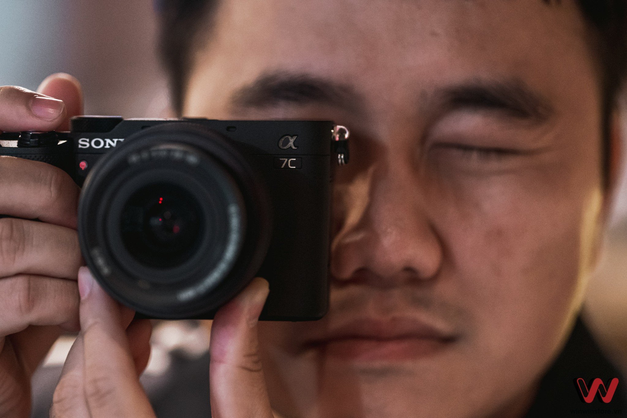 Trên tay nhanh Sony a7C, máy ảnh full frame tích hợp chống rung nhỏ nhất thế giới