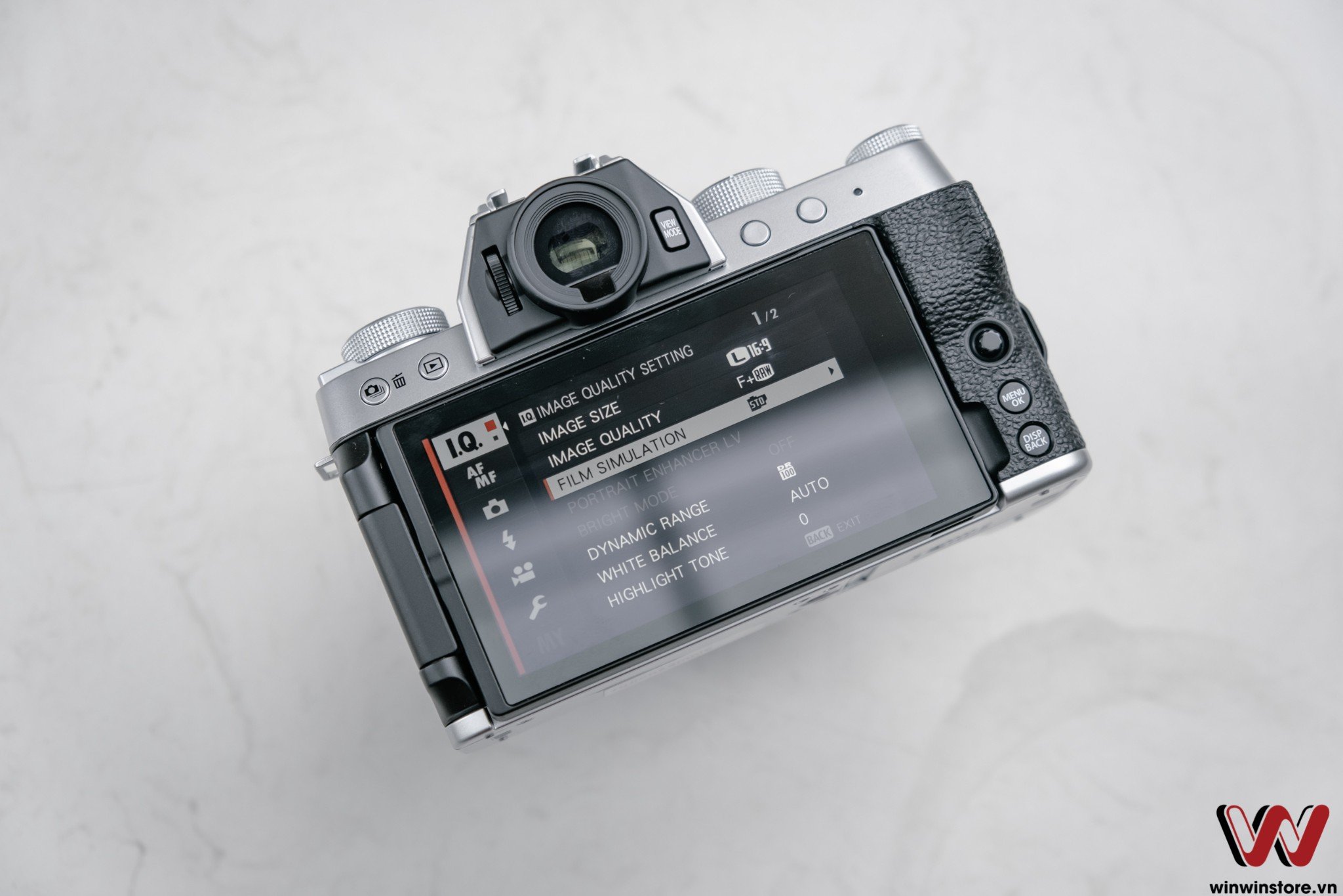Trên tay và đánh giá nhanh Fujifilm X-T200: máy ảnh dành cho người mới