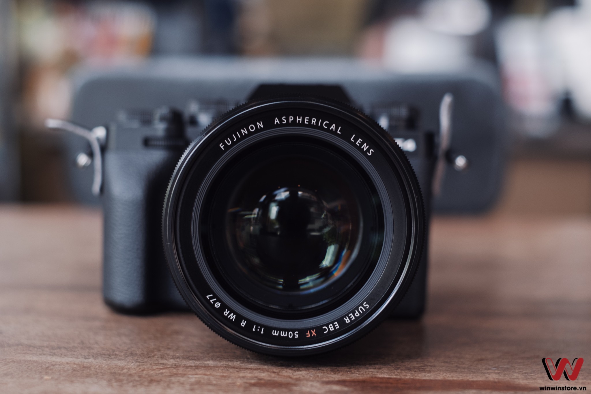 Trên tay ống kính Fujifilm XF 50mm F1.0 R WR, siêu phẩm!