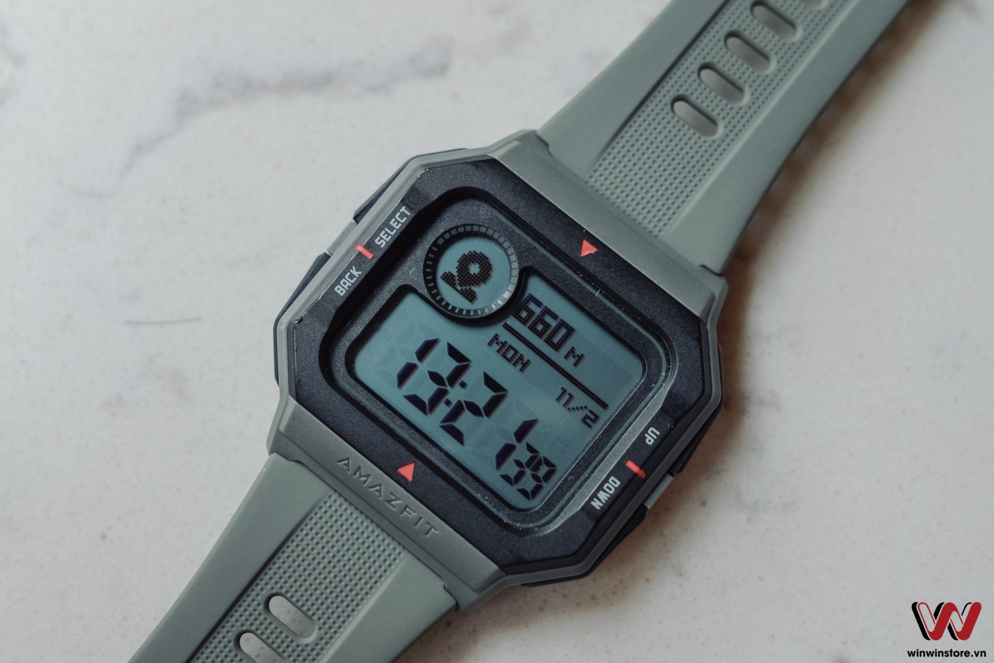 Huami Amazfit Neo (Red) là chiếc đồng hồ thông minh giá rẻ của Xiaomi. 